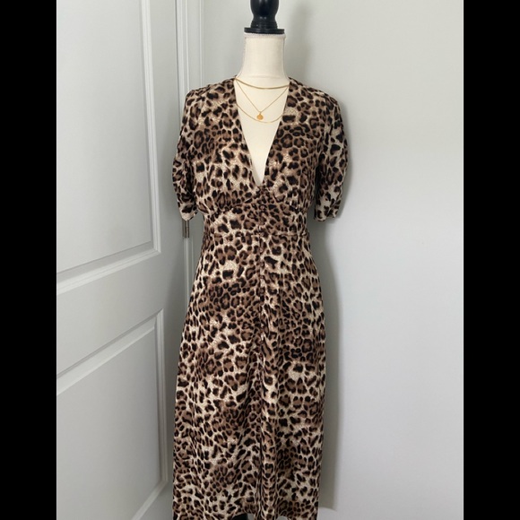 ASTR the label from Nordstrom. Leopard, midi dress. - Picture 6 of 7